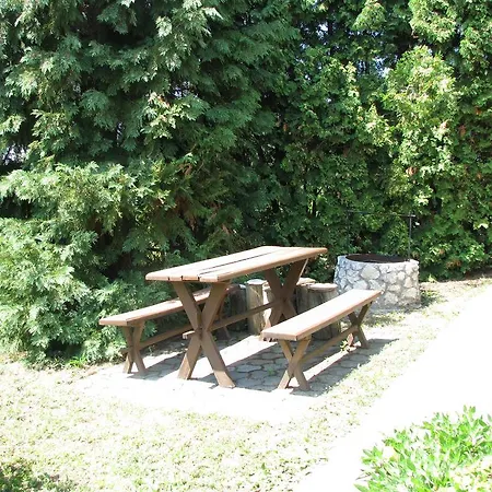 Otto Nyaralo Holiday home