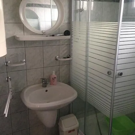 Otto Nyaralo * Ревфюлёп