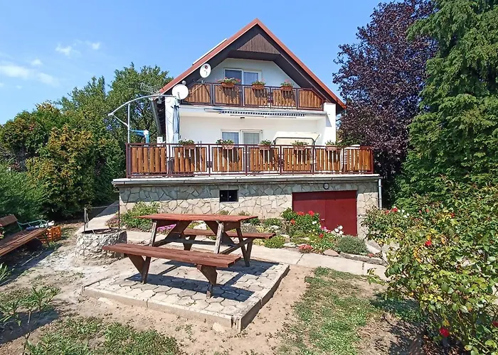 Otto Nyaralo Ferienhaus